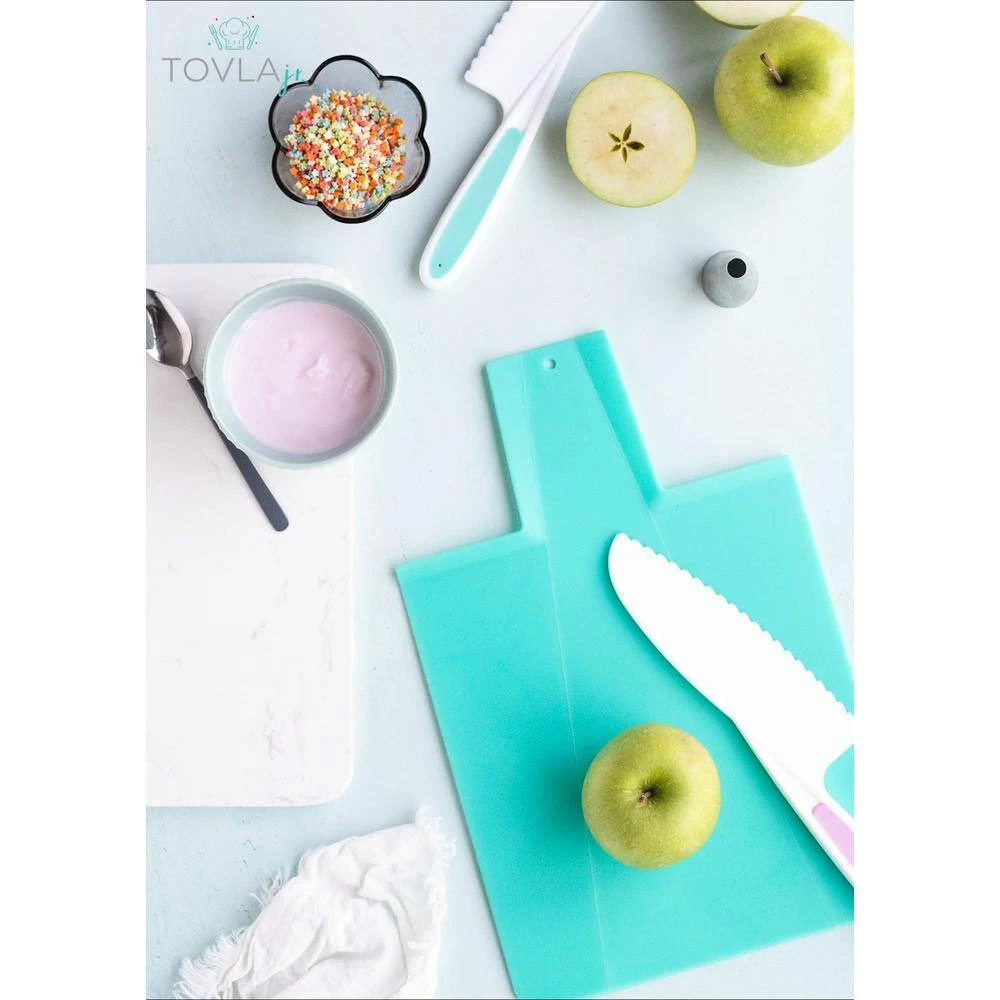 Promo 💯 Tovla Jr. Kids Kitchen Knife and Foldable Cutting Board Set (Blue) by TOVLAjr. 🔥 4 Promo 💯 Tovla Jr. Kids Kitchen Knife and Foldable Cutting Board Set (Blue) by TOVLAjr. 🔥 - Image 2